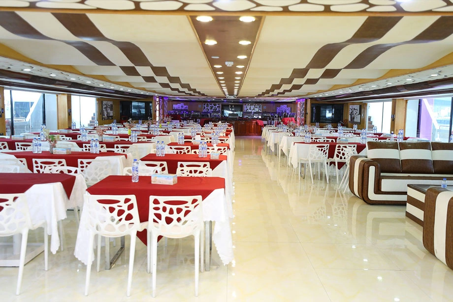Mega Yacht New Year